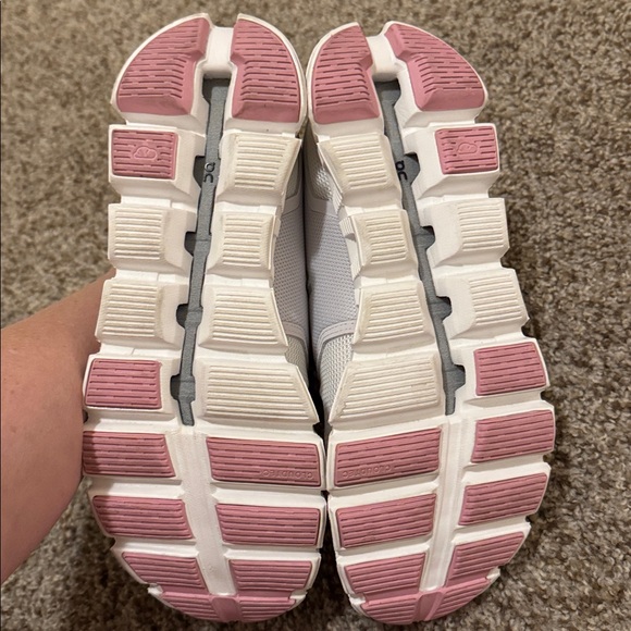 On Cloud shoes size 8.5 - Picture 3 of 4